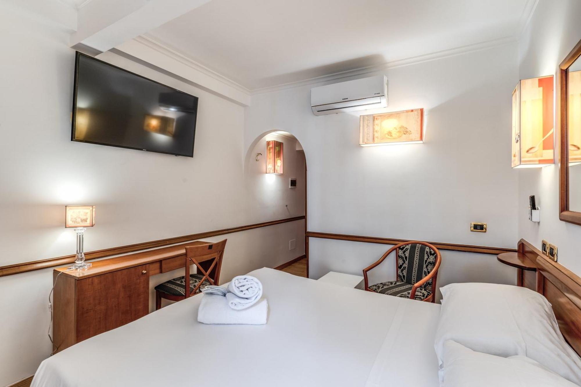 Hotel Santa Prassede Ρώμη Εξωτερικό φωτογραφία