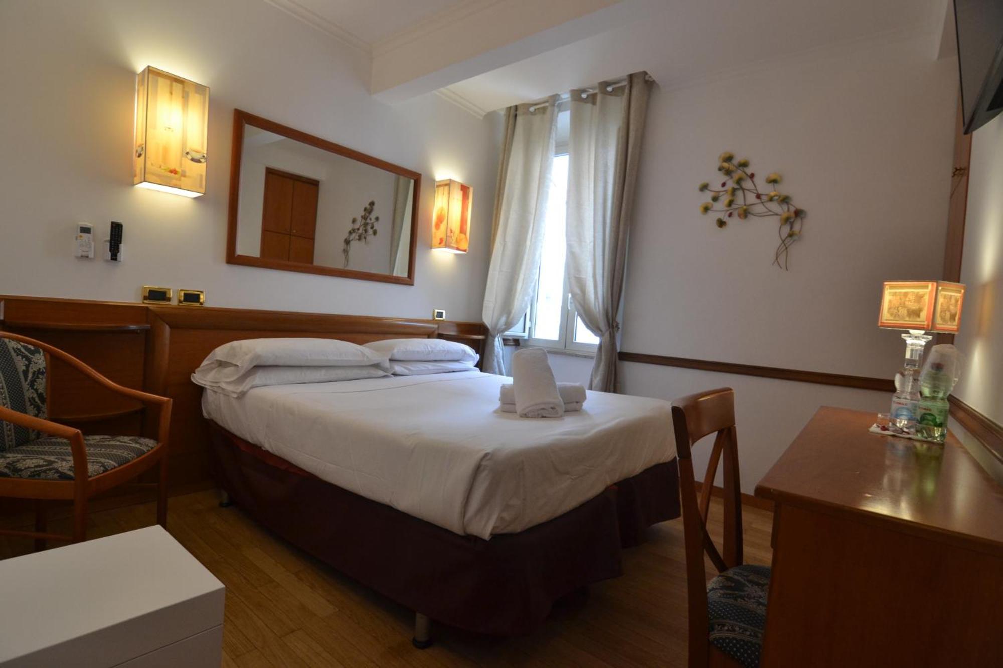 Hotel Santa Prassede Ρώμη Εξωτερικό φωτογραφία