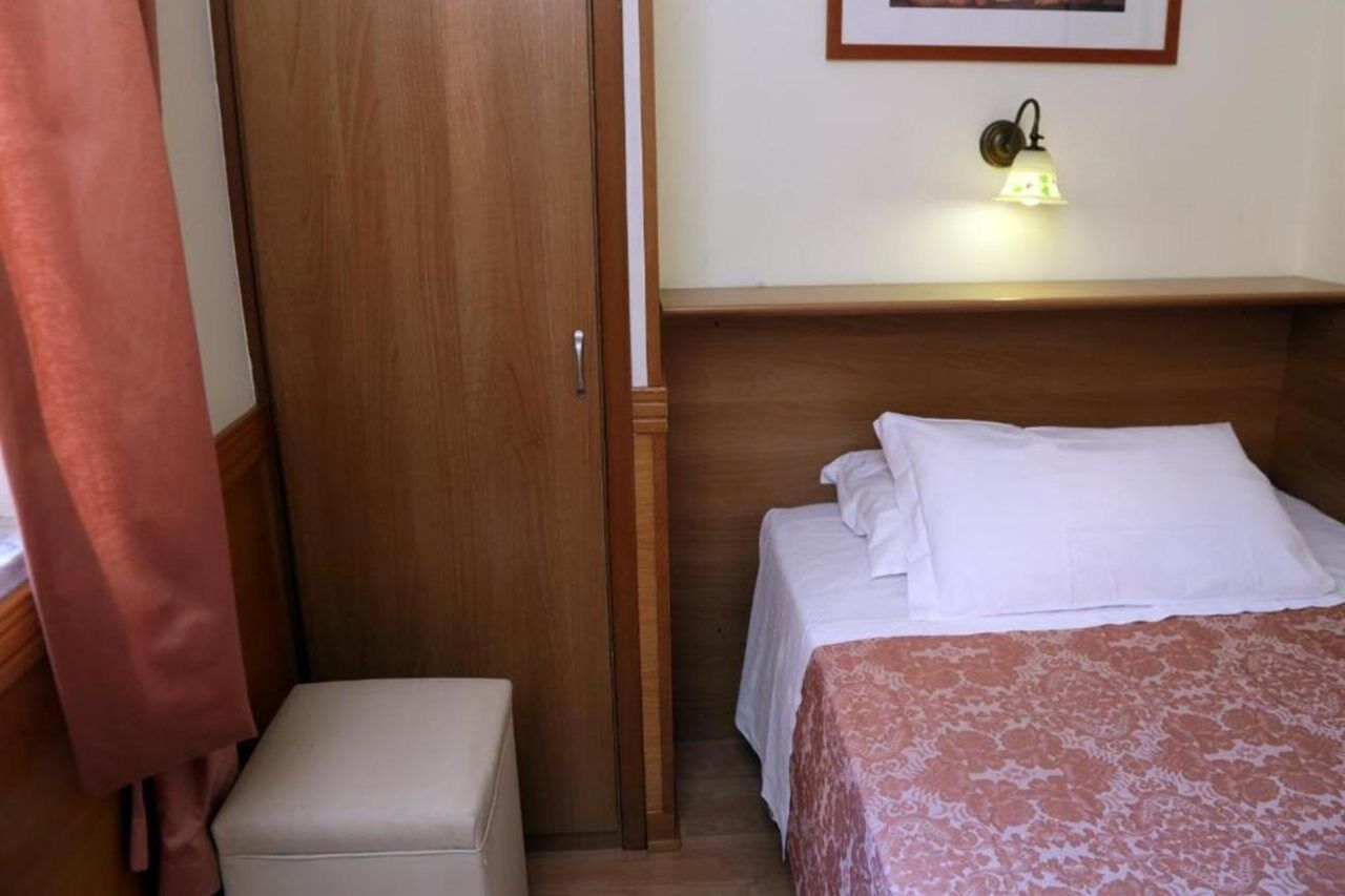 Hotel Santa Prassede Ρώμη Εξωτερικό φωτογραφία